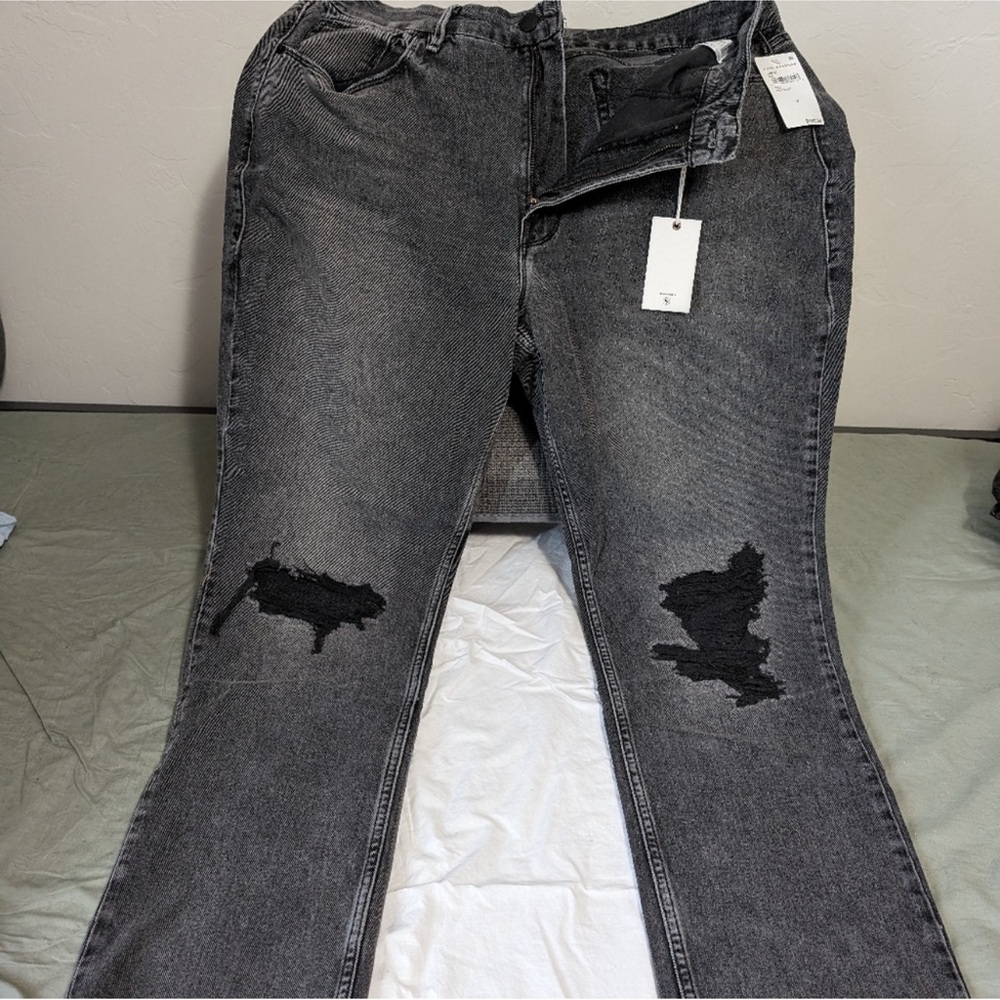 Good American Dark Gray Straight Leg Jeans - Picture 2 of 3